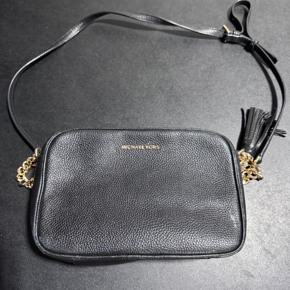 Michael Kors Crossbody Bag Kids OS Black Pebbled Leather Gold Chain Tassel